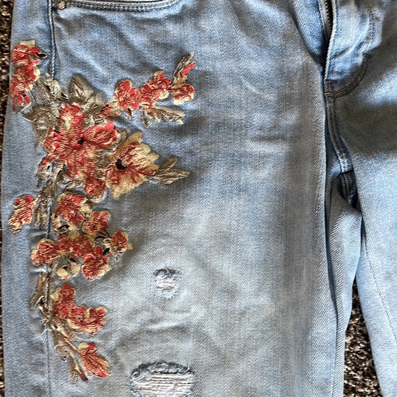 White House Black Market “The Girlfriend” - Picture 2 of 3